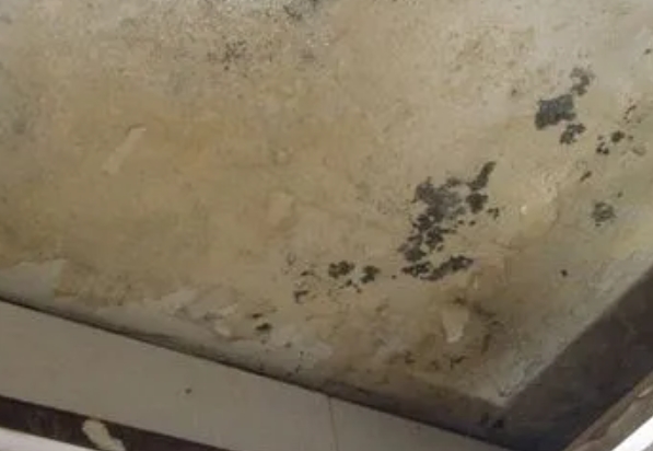 黄冈市阳台漏水维修公司分享下黄冈市卫生间渗水维修需要注意哪些问题。